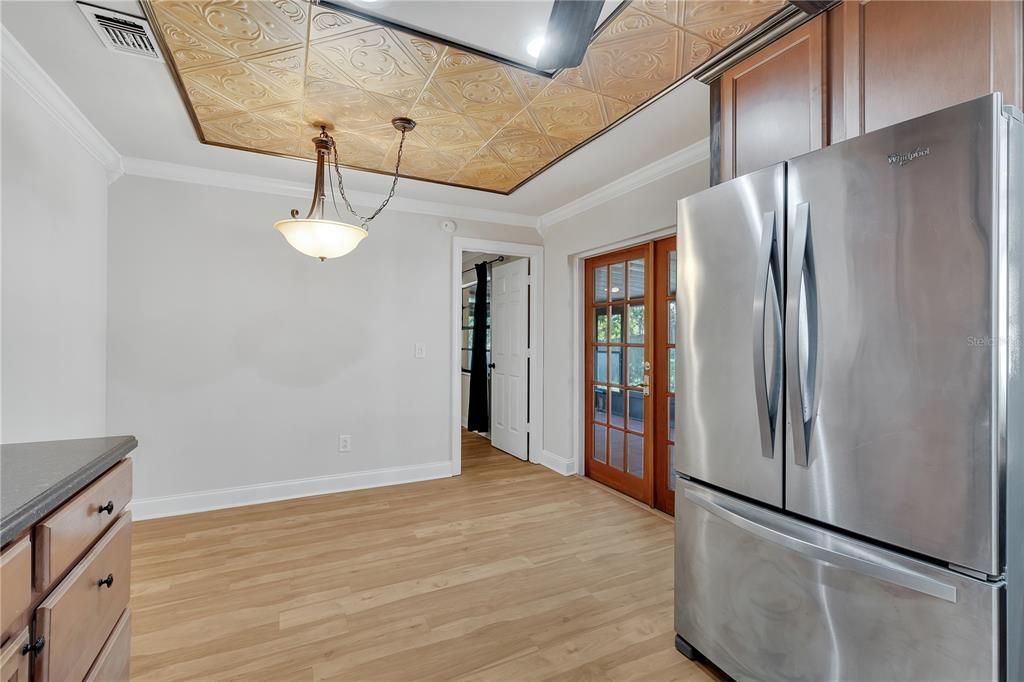 На продажу: $379,900 (3 спален, 2 ванн, 1268 Квадратных фут)