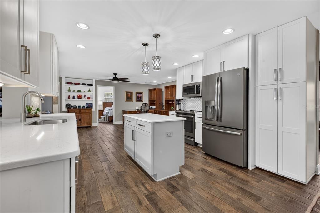 En Venta: $620,000 (3 camas, 2 baños, 2015 Pies cuadrados)