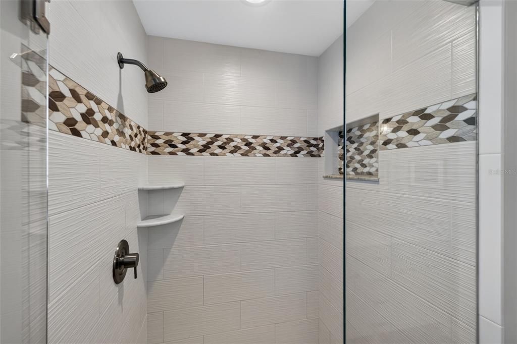 En Venta: $620,000 (3 camas, 2 baños, 2015 Pies cuadrados)