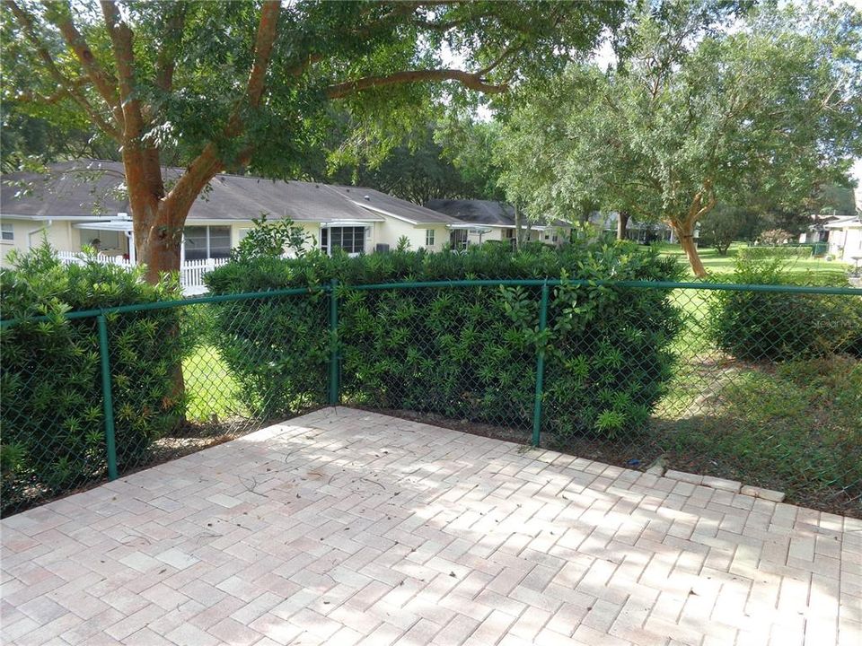 For Sale: $173,900 (2 beds, 2 baths, 1412 Square Feet)