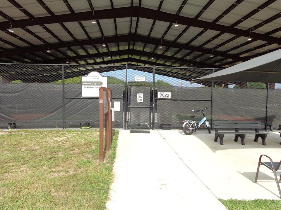 For Sale: $173,900 (2 beds, 2 baths, 1412 Square Feet)