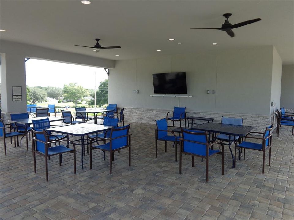 For Sale: $173,900 (2 beds, 2 baths, 1412 Square Feet)