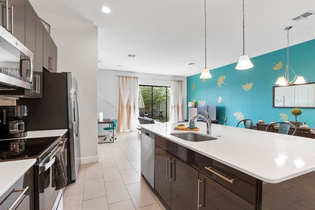 For Rent: $3,000 (4 beds, 3 baths, 1823 Square Feet)