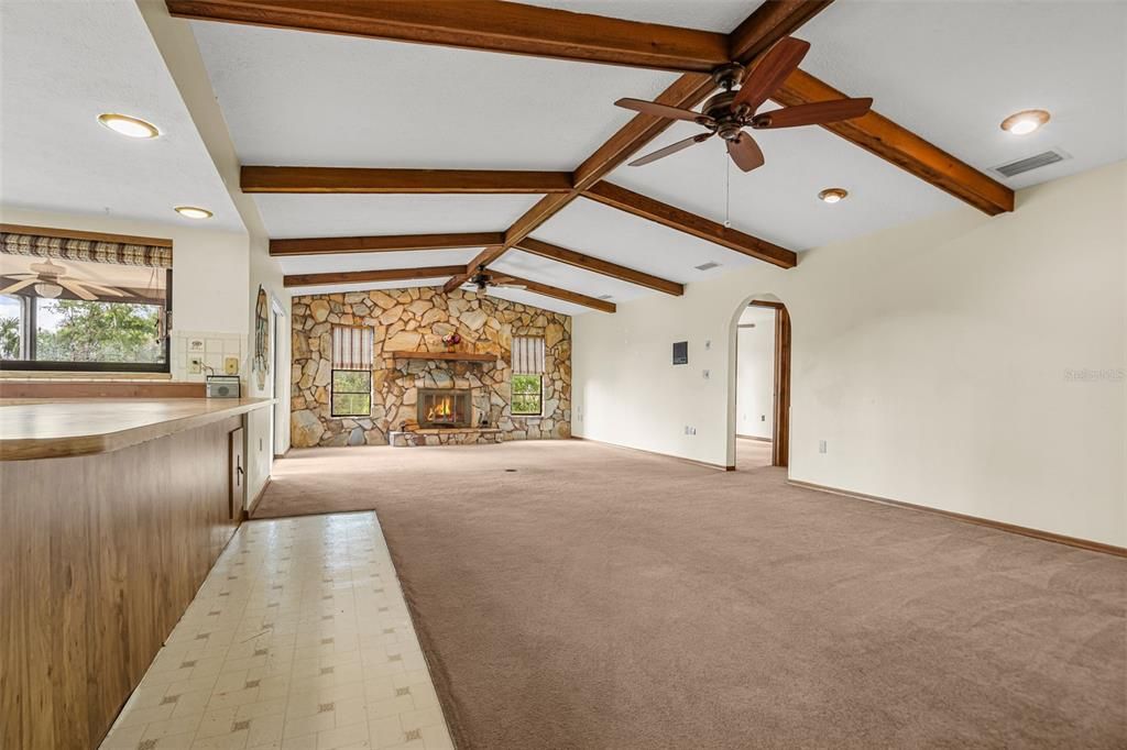 For Sale: $279,900 (3 beds, 2 baths, 1882 Square Feet)