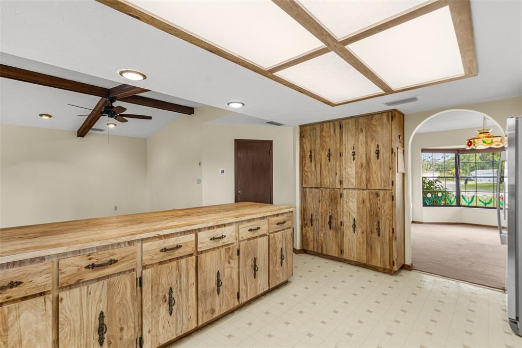 For Sale: $279,900 (3 beds, 2 baths, 1882 Square Feet)