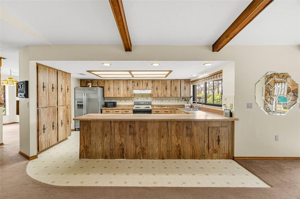 For Sale: $279,900 (3 beds, 2 baths, 1882 Square Feet)