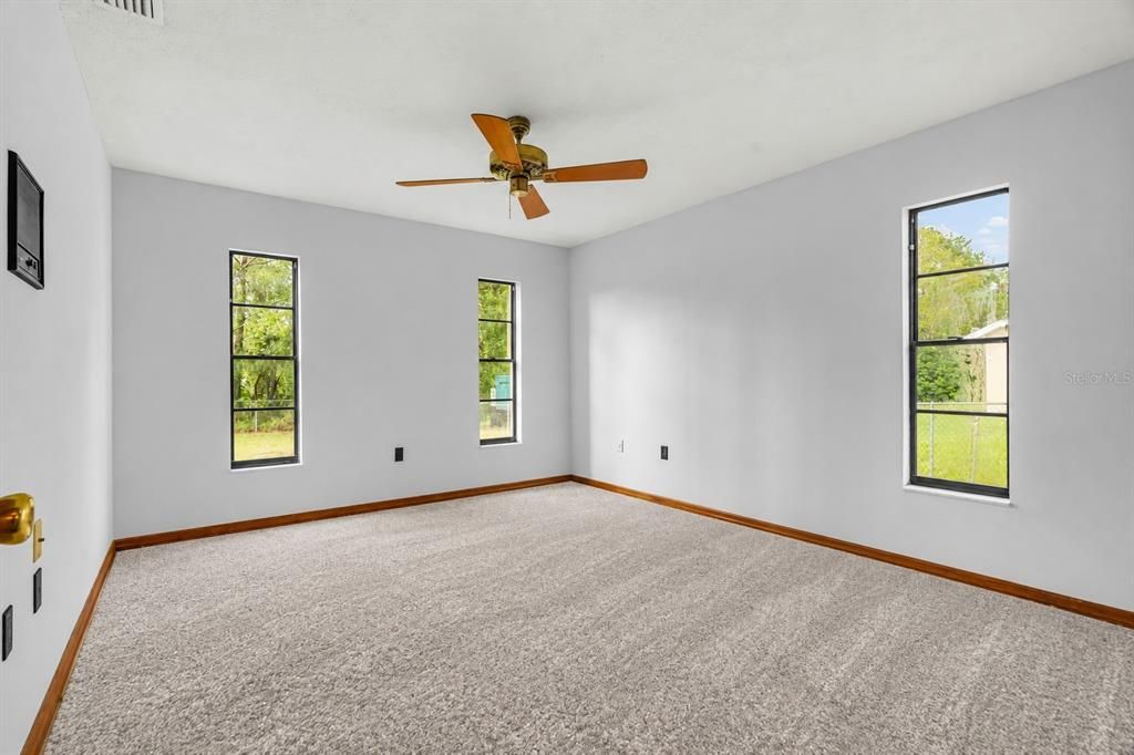 For Sale: $279,900 (3 beds, 2 baths, 1882 Square Feet)