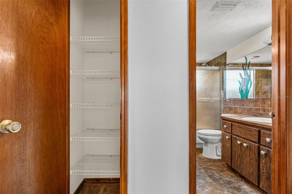For Sale: $279,900 (3 beds, 2 baths, 1882 Square Feet)