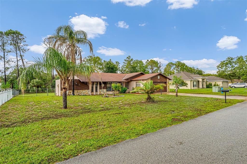 For Sale: $279,900 (3 beds, 2 baths, 1882 Square Feet)