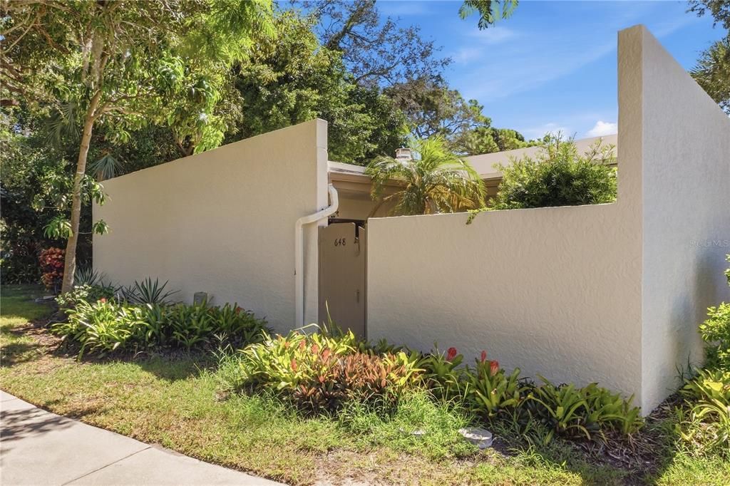 For Sale: $255,000 (3 beds, 2 baths, 1818 Square Feet)