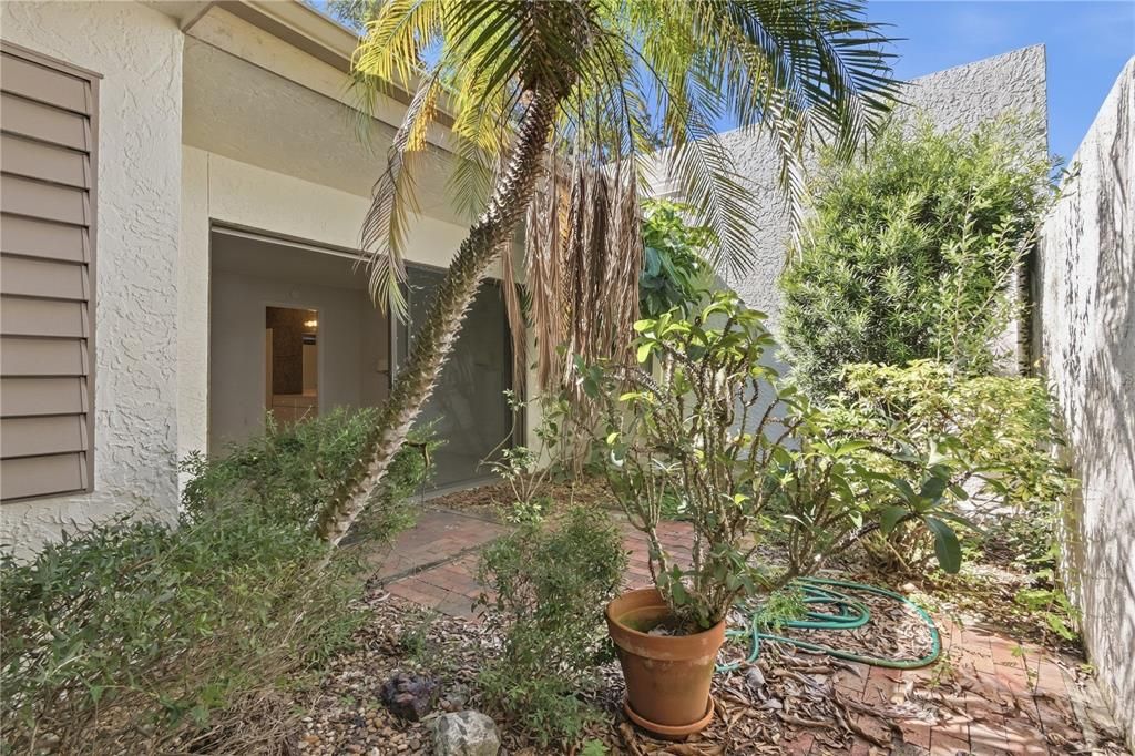 For Sale: $255,000 (3 beds, 2 baths, 1818 Square Feet)