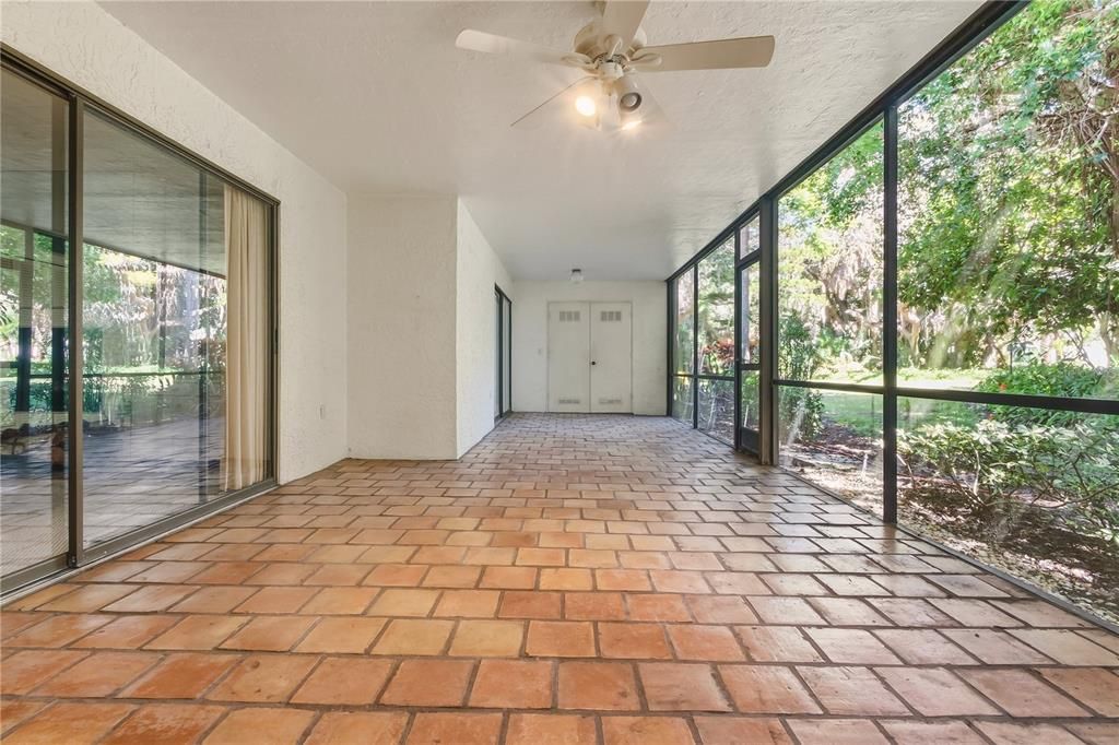 For Sale: $255,000 (3 beds, 2 baths, 1818 Square Feet)