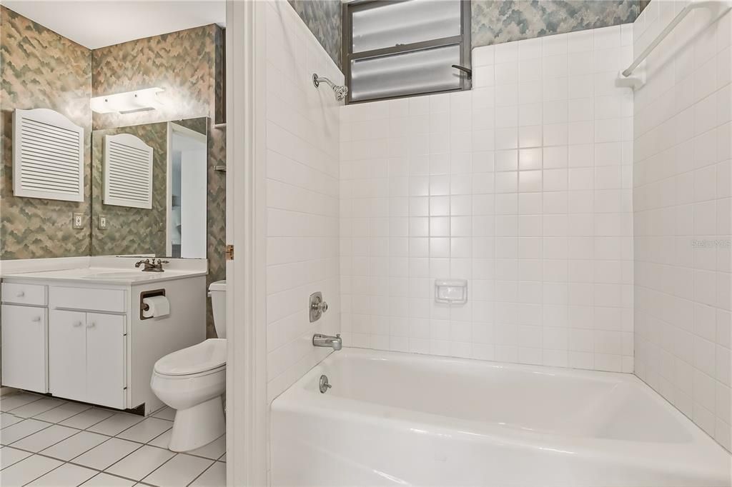 For Sale: $255,000 (3 beds, 2 baths, 1818 Square Feet)