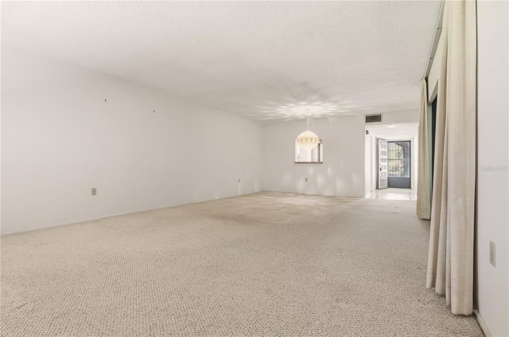 For Sale: $255,000 (3 beds, 2 baths, 1818 Square Feet)