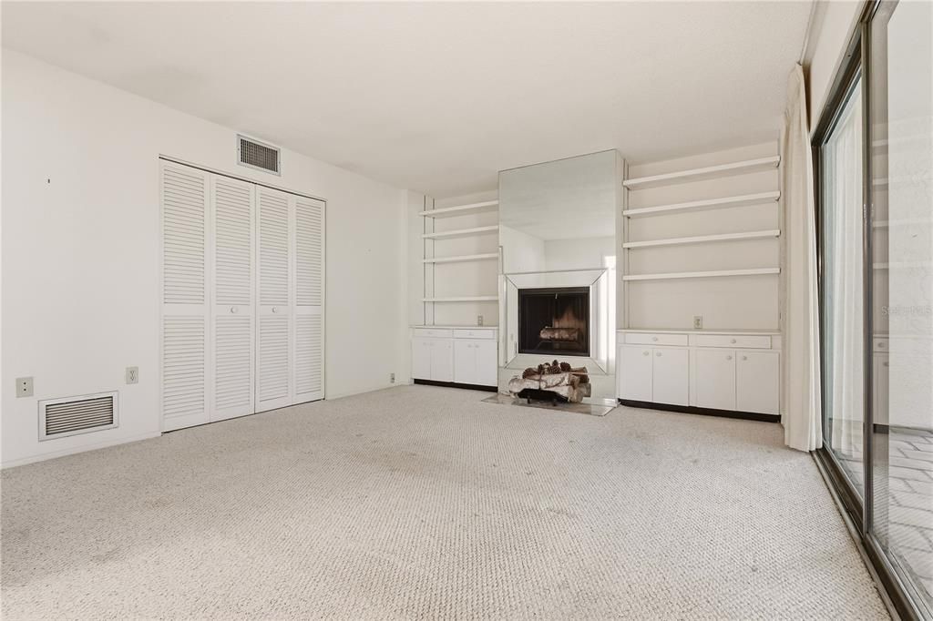 For Sale: $255,000 (3 beds, 2 baths, 1818 Square Feet)
