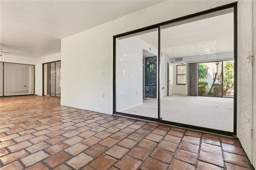 For Sale: $255,000 (3 beds, 2 baths, 1818 Square Feet)