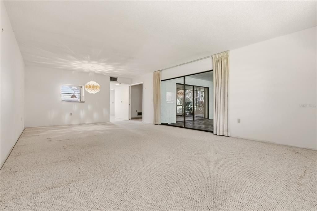 For Sale: $255,000 (3 beds, 2 baths, 1818 Square Feet)