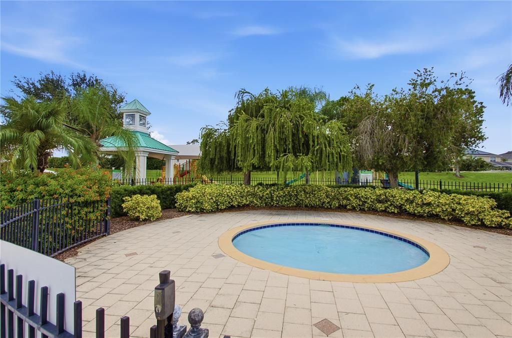 En Venta: $615,000 (4 camas, 2 baños, 3513 Pies cuadrados)