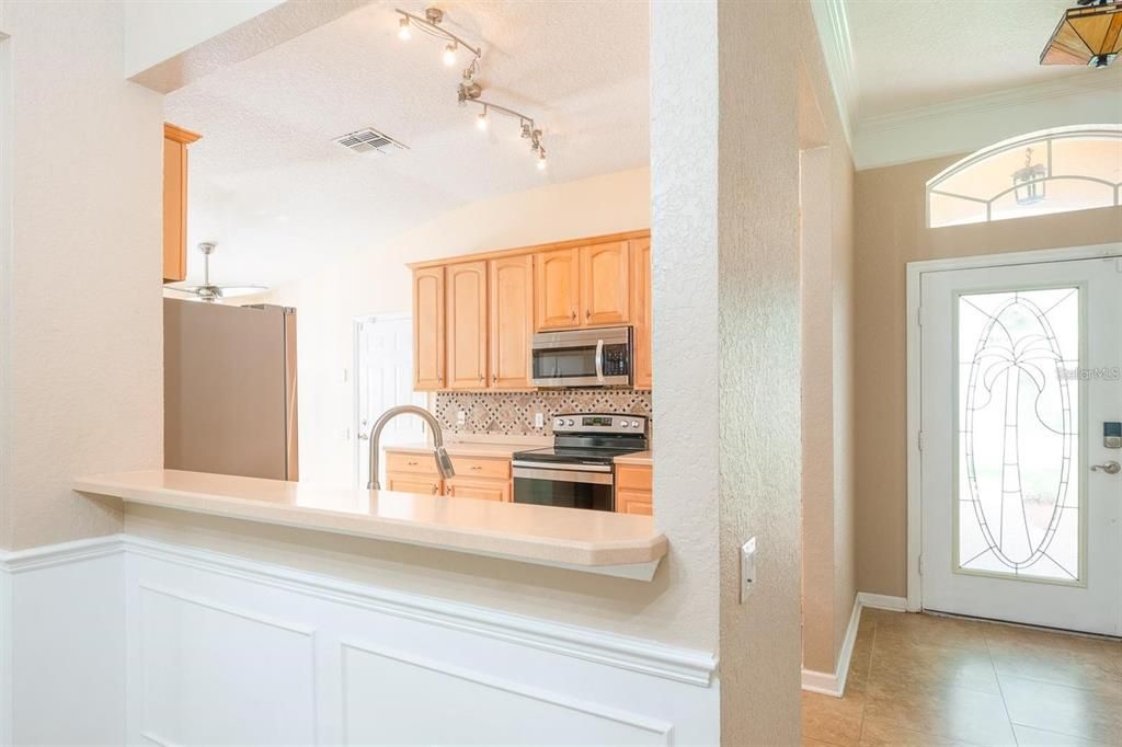 For Rent: $3,350 (4 beds, 2 baths, 1684 Square Feet)