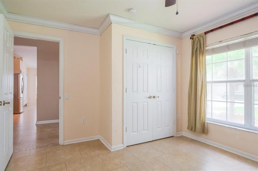 For Rent: $3,350 (4 beds, 2 baths, 1684 Square Feet)