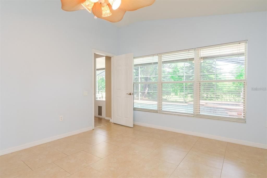 For Rent: $3,350 (4 beds, 2 baths, 1684 Square Feet)