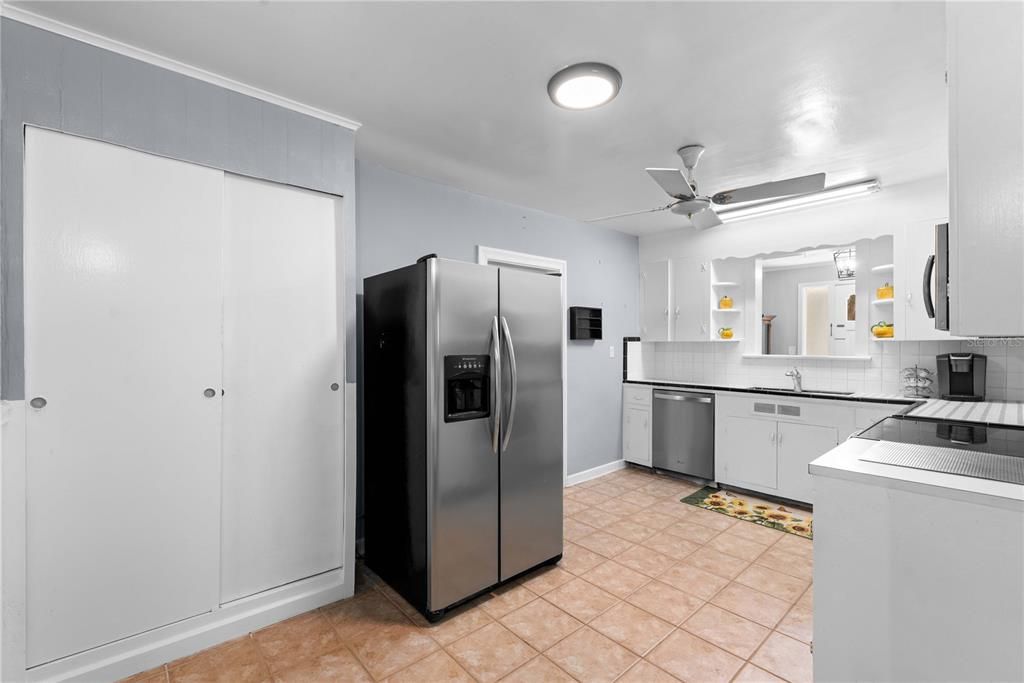For Sale: $575,000 (4 beds, 2 baths, 2313 Square Feet)