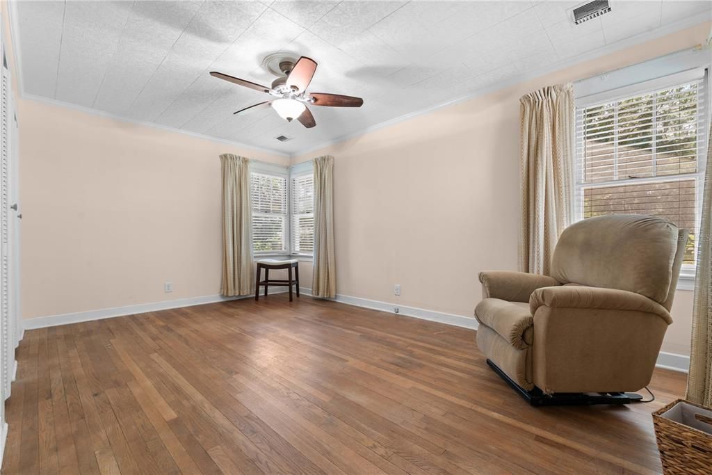 For Sale: $575,000 (4 beds, 2 baths, 2313 Square Feet)