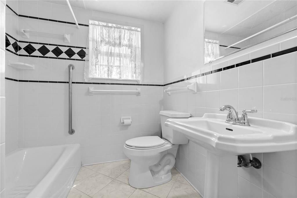 For Sale: $575,000 (4 beds, 2 baths, 2313 Square Feet)