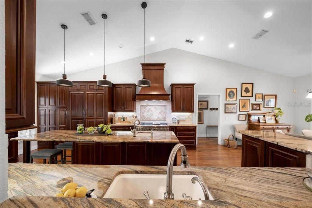 For Sale: $679,900 (4 beds, 4 baths, 3485 Square Feet)