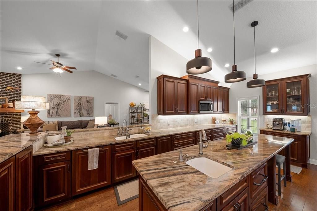 For Sale: $679,900 (4 beds, 4 baths, 3485 Square Feet)