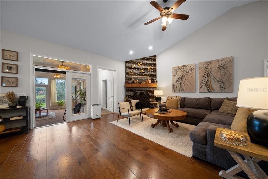 For Sale: $679,900 (4 beds, 4 baths, 3485 Square Feet)