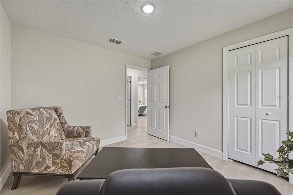 For Sale: $299,900 (3 beds, 2 baths, 1314 Square Feet)