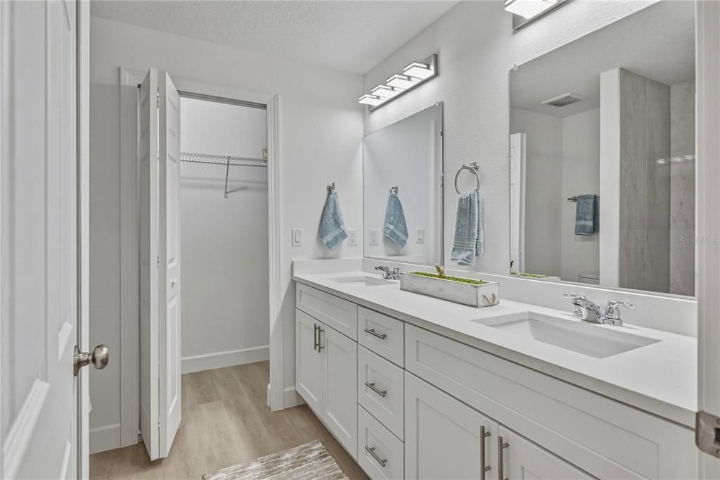 For Sale: $299,900 (3 beds, 2 baths, 1314 Square Feet)