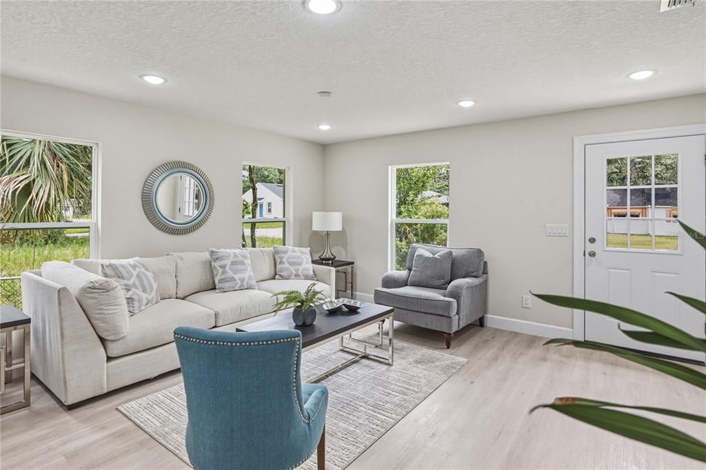 For Sale: $299,900 (3 beds, 2 baths, 1314 Square Feet)