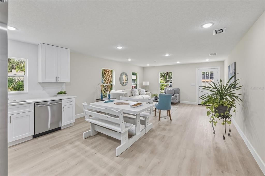 For Sale: $299,900 (3 beds, 2 baths, 1314 Square Feet)