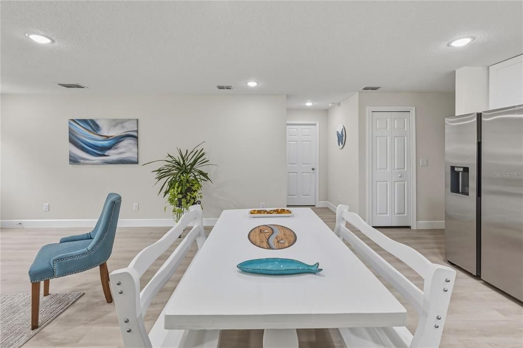 For Sale: $299,900 (3 beds, 2 baths, 1314 Square Feet)