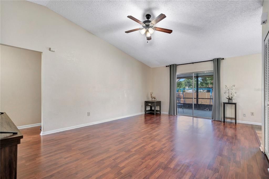 En Venta: $350,000 (3 camas, 2 baños, 1151 Pies cuadrados)