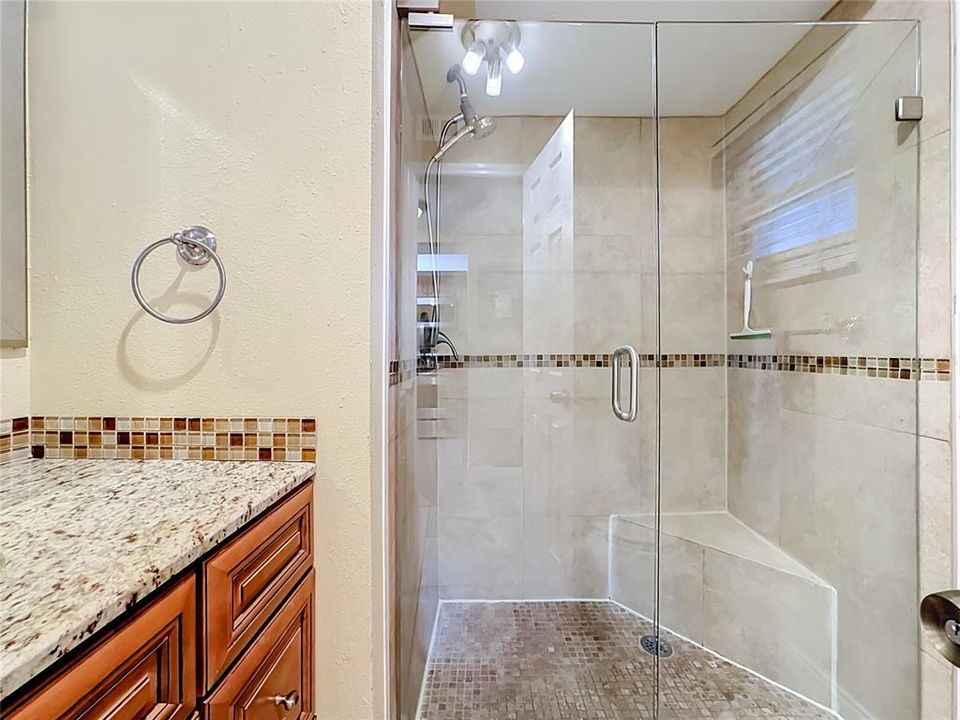 For Sale: $187,000 (2 beds, 2 baths, 1052 Square Feet)