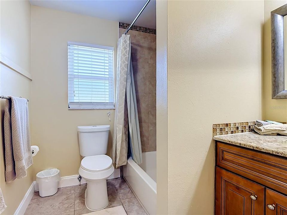 For Sale: $187,000 (2 beds, 2 baths, 1052 Square Feet)