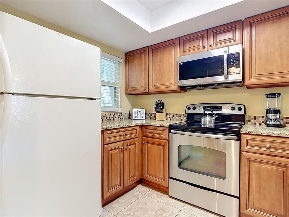 For Sale: $187,000 (2 beds, 2 baths, 1052 Square Feet)