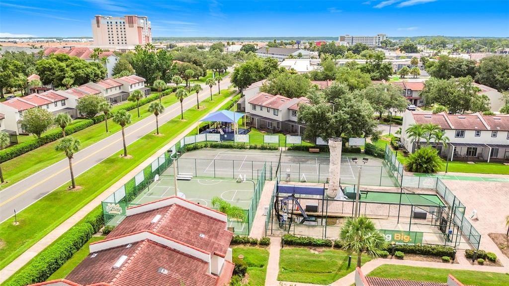 For Sale: $187,000 (2 beds, 2 baths, 1052 Square Feet)