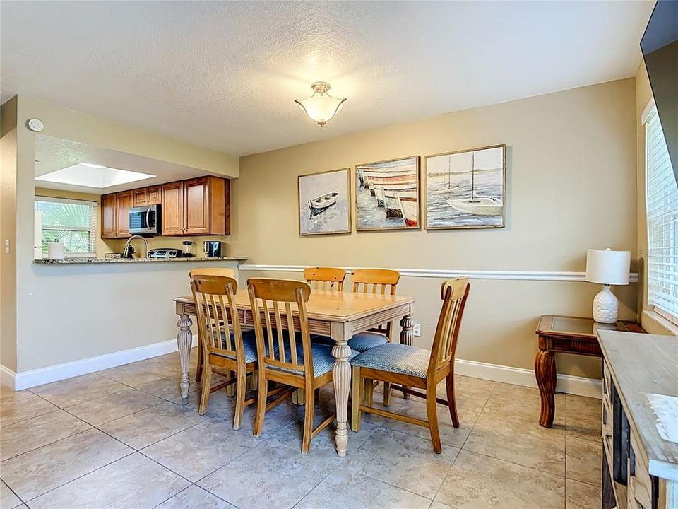 For Sale: $187,000 (2 beds, 2 baths, 1052 Square Feet)