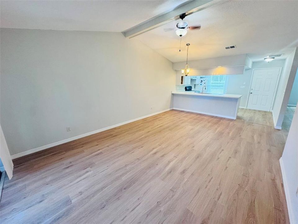 For Sale: $188,000 (2 beds, 2 baths, 960 Square Feet)