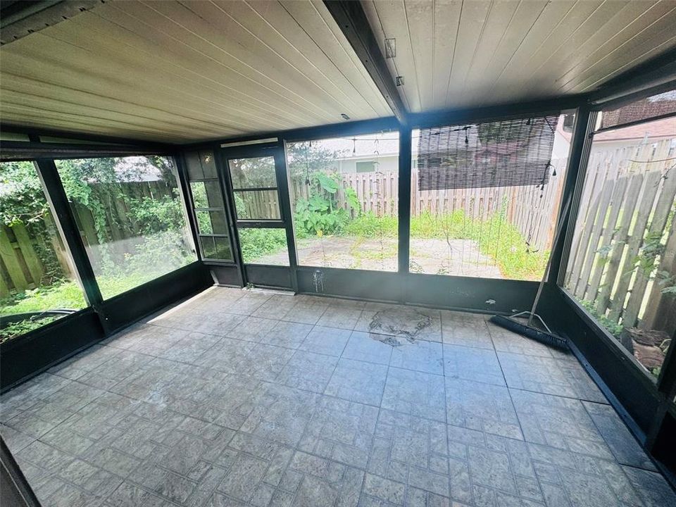 For Sale: $188,000 (2 beds, 2 baths, 960 Square Feet)