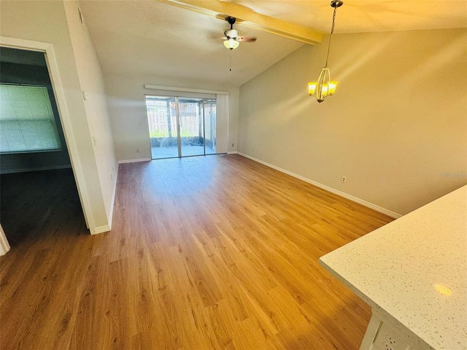 For Sale: $188,000 (2 beds, 2 baths, 960 Square Feet)