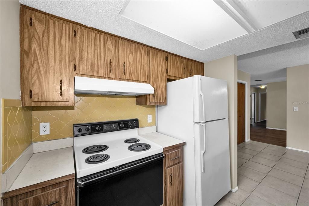 For Sale: $224,900 (2 beds, 2 baths, 1396 Square Feet)