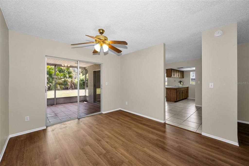 For Sale: $224,900 (2 beds, 2 baths, 1396 Square Feet)