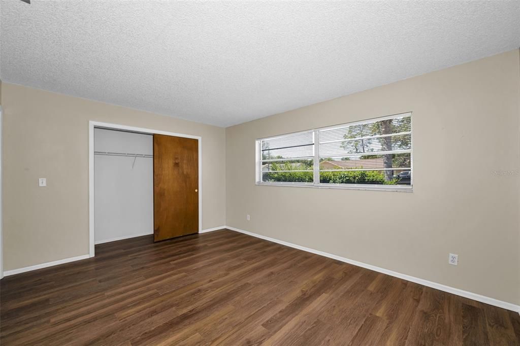 For Sale: $224,900 (2 beds, 2 baths, 1396 Square Feet)