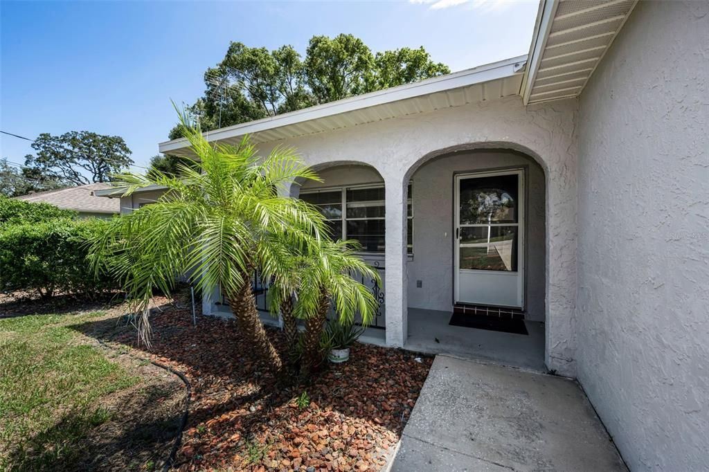 For Sale: $224,900 (2 beds, 2 baths, 1396 Square Feet)