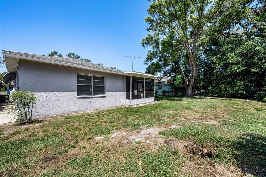 For Sale: $224,900 (2 beds, 2 baths, 1396 Square Feet)
